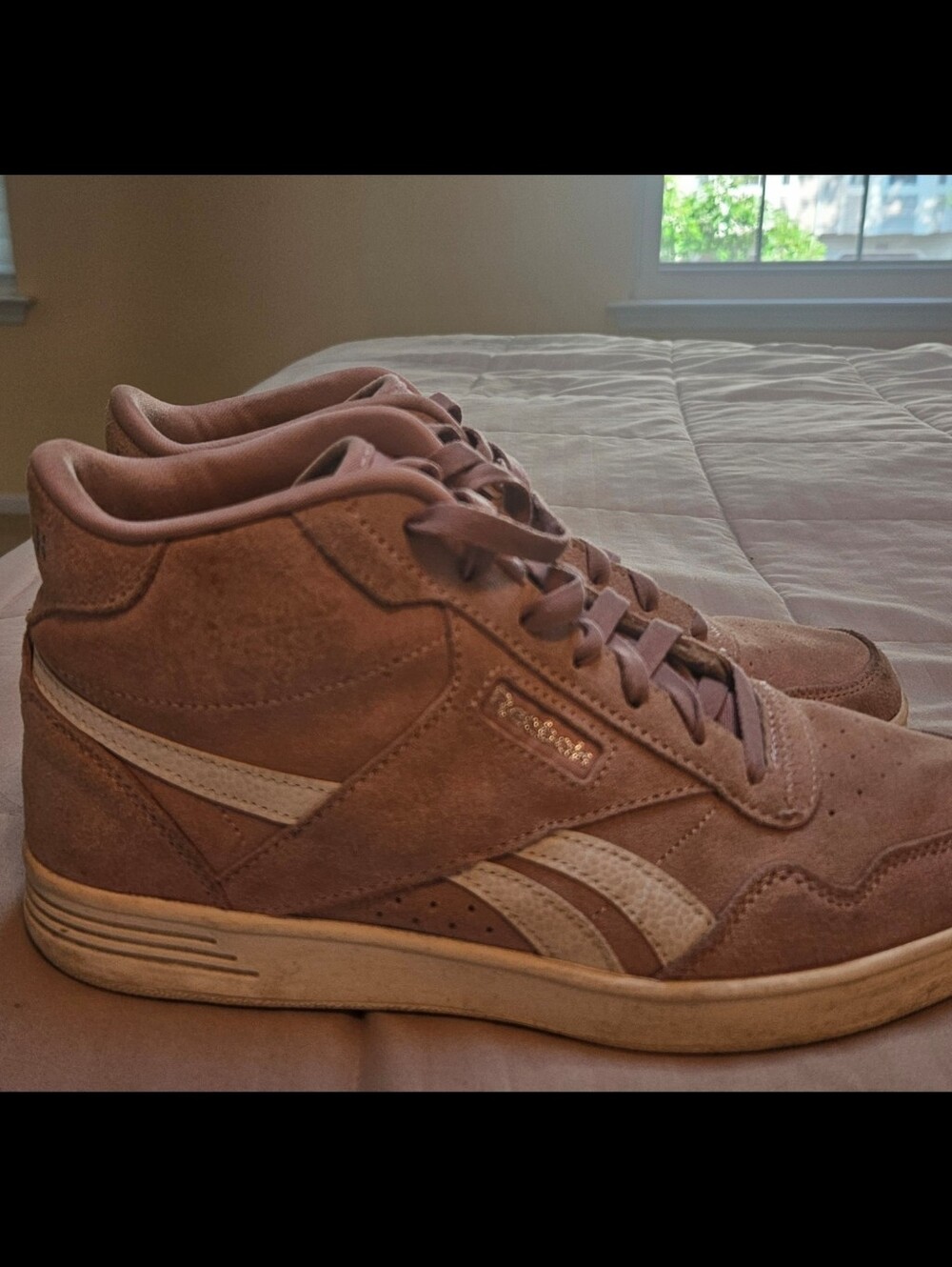 Pink Reeboks - Picture 4 of 8